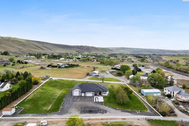 102909 E 1023 Pr Se, Home with 4 bedrooms, 5 bathrooms and null parking in Kennewick WA | Image 41