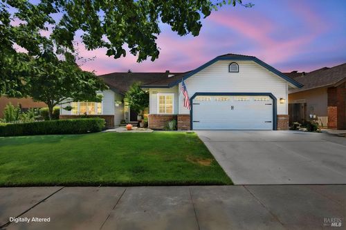 2173 Erika St, Santa Rosa, CA, 95403-8138 | Card Image