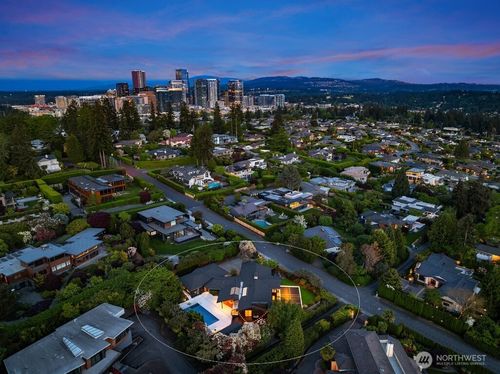 9242 Ne 14th St, Clyde Hill, WA, 98004-3439 | Card Image