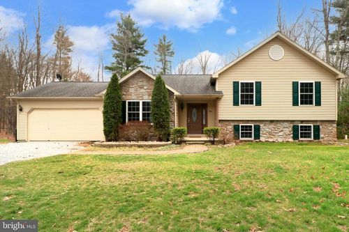 1761 On Point Ln, WARRIORS MARK, PA, 16877-6387 | Card Image