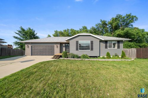 725 E Jesse Ct Court, Tea, SD, 57064 | Card Image