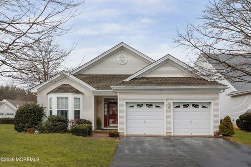 37 Springlawn Dr, Lakewood, NJ, 08701-7320 | Card Image