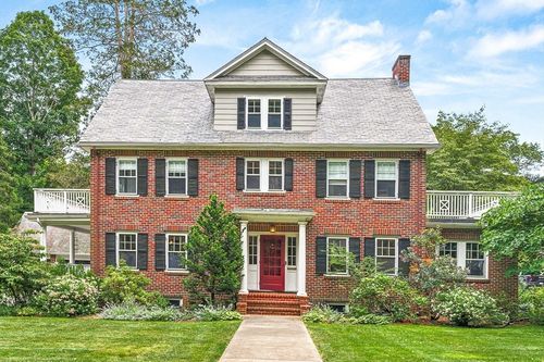 34 Rangeley Rd, Winchester, MA, 01890-2633 | Card Image