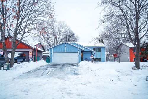 3222 Greenbrier St, Vadnais Heights, MN, 55127-5035 | Card Image