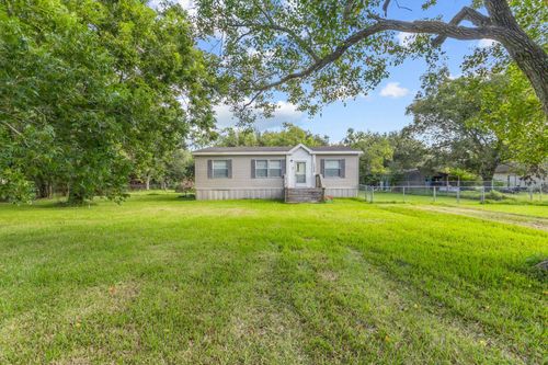 17858 French Village Rd, Winnie, TX, 77665-9289 | Card Image