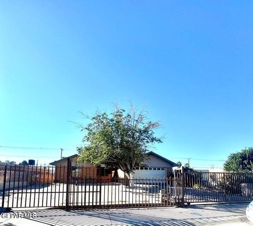 386 Mccune Rd, El Paso, TX, 79915-3315 | Card Image