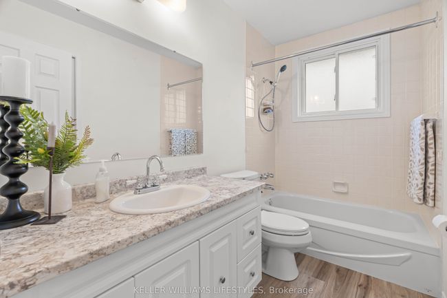 60 James St N, House other with 3 bedrooms, 2 bathrooms and 2 parking in Forest ON | Image 16
