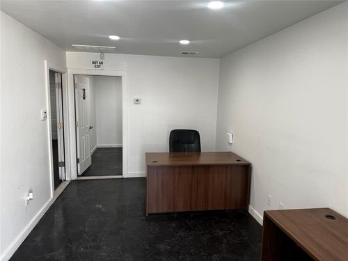 7811 N Kickapoo Ave, Shawnee, OK, 74804-9108 | Card Image