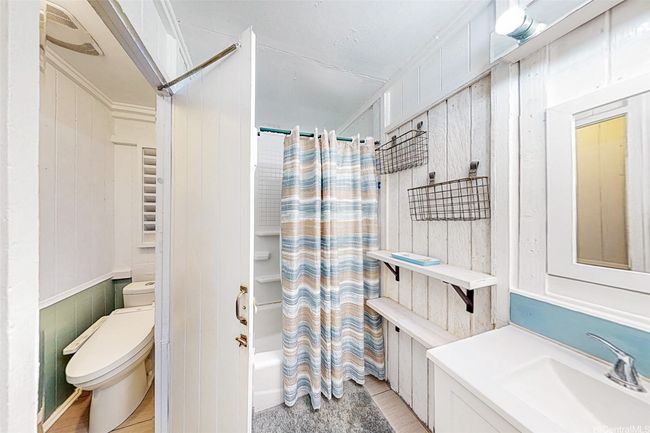 Bathroom 1 on 1st Level | Image 14