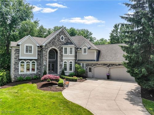 7400 Hillside Ln, Solon, OH, 44139-5662 | Card Image