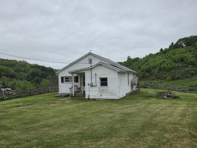 1052 Shippys Branch Rd, House other with 2 bedrooms, 1 bathrooms and null parking in Mouth of Wilson VA | Image 13