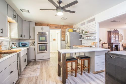 1301 E Buckley St, Brownfield, TX, 79316-5805 | Card Image