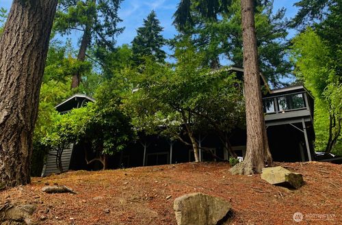 8210 171st Ave Ne, Redmond, WA, 98052-3924 | Card Image