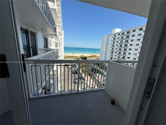 APT-707 - 401 Ocean Dr, Condo with 0 bedrooms, 1 bathrooms and null parking in Miami Beach FL | Image 24