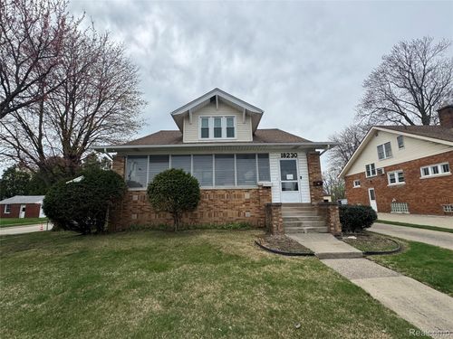 18230 Frazho Rd, Roseville, MI, 48066-3832 | Card Image