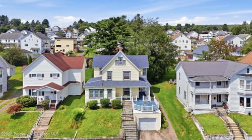 521 Delaware St, Forest City, PA, 18421-1407 | Card Image