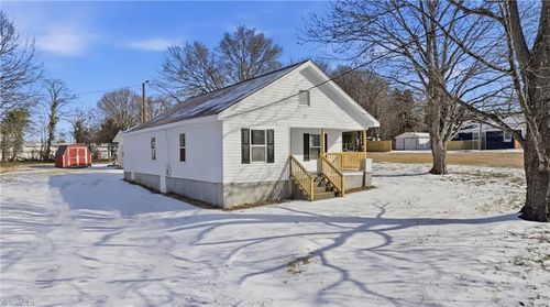 1823 Mcknight Mill Rd, Greensboro, NC, 27405-3905 | Card Image