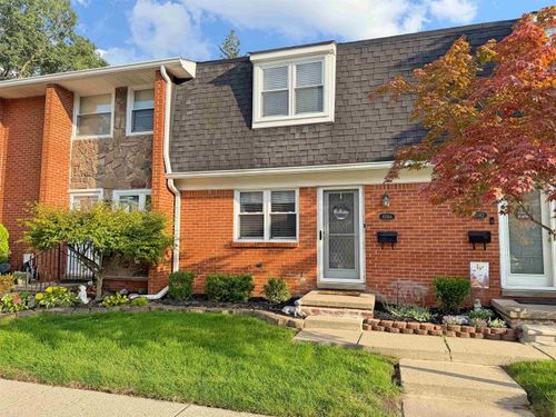 45564 Birchcrest Street, Utica, MI, 48317 | Card Image