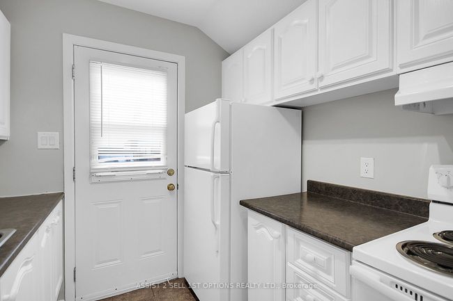 98 - 13C Woodvale Gn Crescent, Condo with 3 bedrooms, 2 bathrooms and null parking in South of Baseline to Knoxdale ON | Image 9