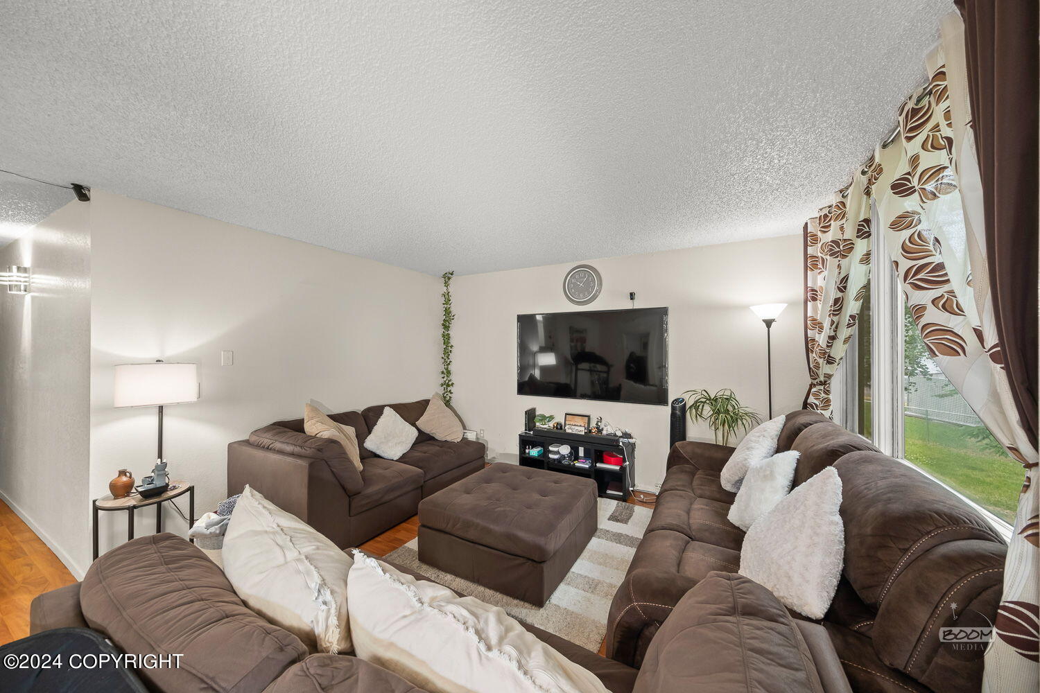 Wildrose Ct, Anchorage, AK 99518