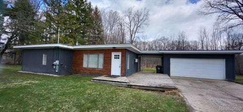 477 Crediton St, Lake Orion, MI, 48362-2027 | Card Image