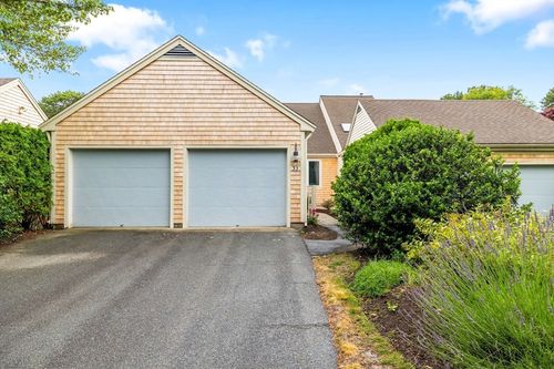 33-33 W Woods, Yarmouth Port, MA, 02675-1466 | Card Image