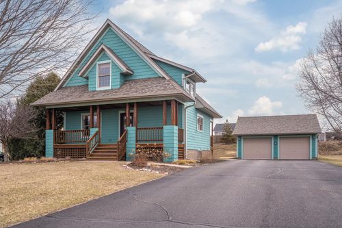 318 Meadow Lark Ln, Osceola, WI, 54020-4345 | Card Image
