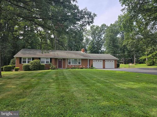 1046 Rockledge Dr, CARLISLE, PA, 17015-9127 | Card Image