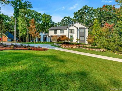 175 Manorwood Drive, Home with 5 bedrooms, 3 bathrooms and null parking in Bloomfield Hills MI | Image 1