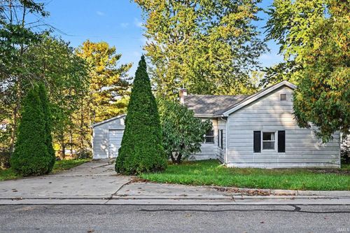 520 Logan Street, Warsaw, IN, 46580 | Card Image