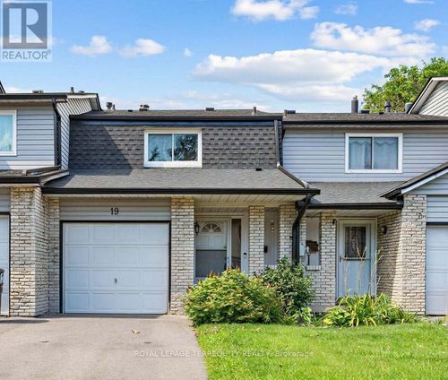 19-1330 Trowbridge Dr, Oshawa, ON, L1G7L1 | Card Image
