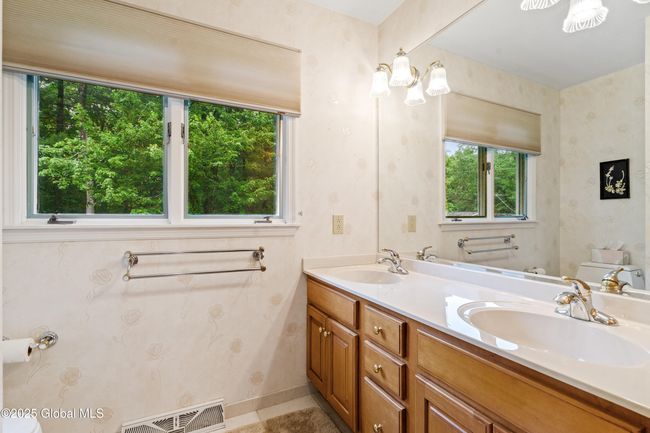 19 Tamarack Ln, House other with 4 bedrooms, 3 bathrooms and 6 parking in Schenectady NY | Image 51