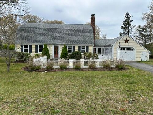 3 Thoreau Dr, Centerville, MA, 02632-2223 | Card Image
