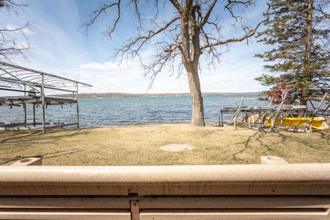 Fantastic lake views | Image 7