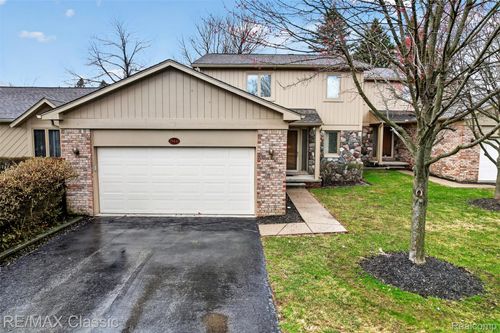 29441 Sylvan Ln, Farmington Hills, MI, 48334-4071 | Card Image