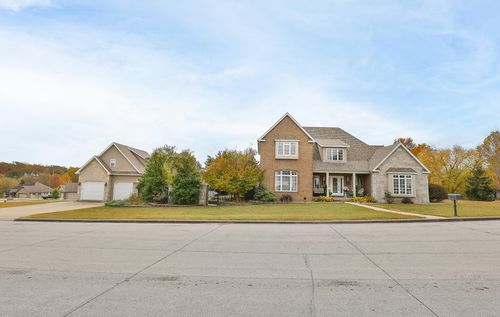 1950 E Meadow Dr, Bolivar, MO, 65613-1080 | Card Image