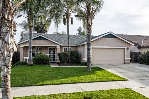 2841 W Prescott Ave, Visalia, CA, 93291-8636 | Card Image