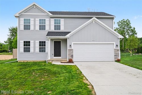 2273 Apple Tree Dr, Burton, MI, 48519-1578 | Card Image