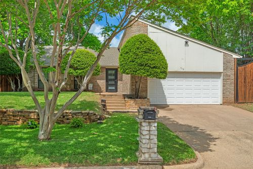 715 Hinsdale Dr, Arlington, TX, 76006-2017 | Card Image