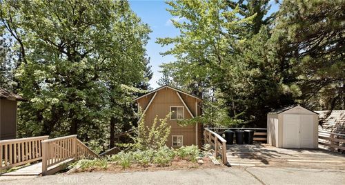 30909 Summit Dr, Running Springs, CA, 92382-7529 | Card Image
