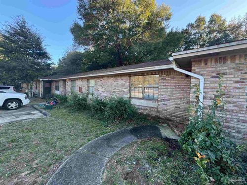 6417 Kennington Cir, Milton, FL, 32570-3367 | Card Image