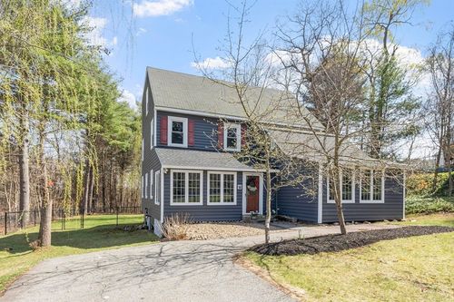 18 Gilman Rd, North Billerica, MA, 01862-3058 | Card Image