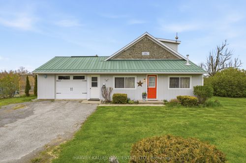 8 School House Road, Prince Edward County, ON, K0K2P0 | Card Image