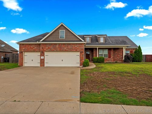 5506 Ashbrook Dr, Bartlesville, OK, 74006-6957 | Card Image