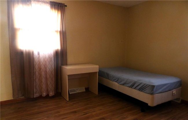 Master Bedroom | Image 29