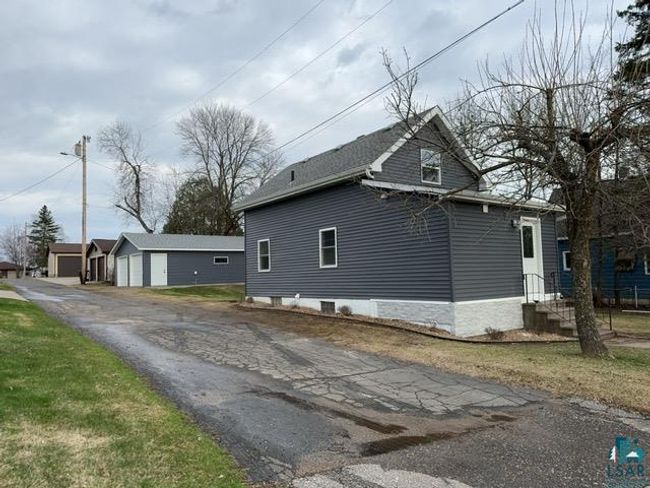 402 N Elba Ave, House other with 2 bedrooms, 1 bathrooms and null parking in Eveleth MN | Image 10