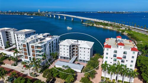 43-174 Golden Gate Pt, SARASOTA, FL, 34236-6601 | Card Image