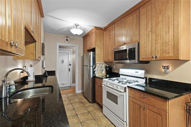 Kitchen | Image 10