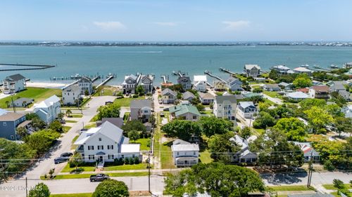 1105 Evans St, Morehead City, NC, 28557-4136 | Card Image