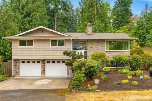 9526 235th St Sw, Edmonds, WA, 98020-5635 | Card Image